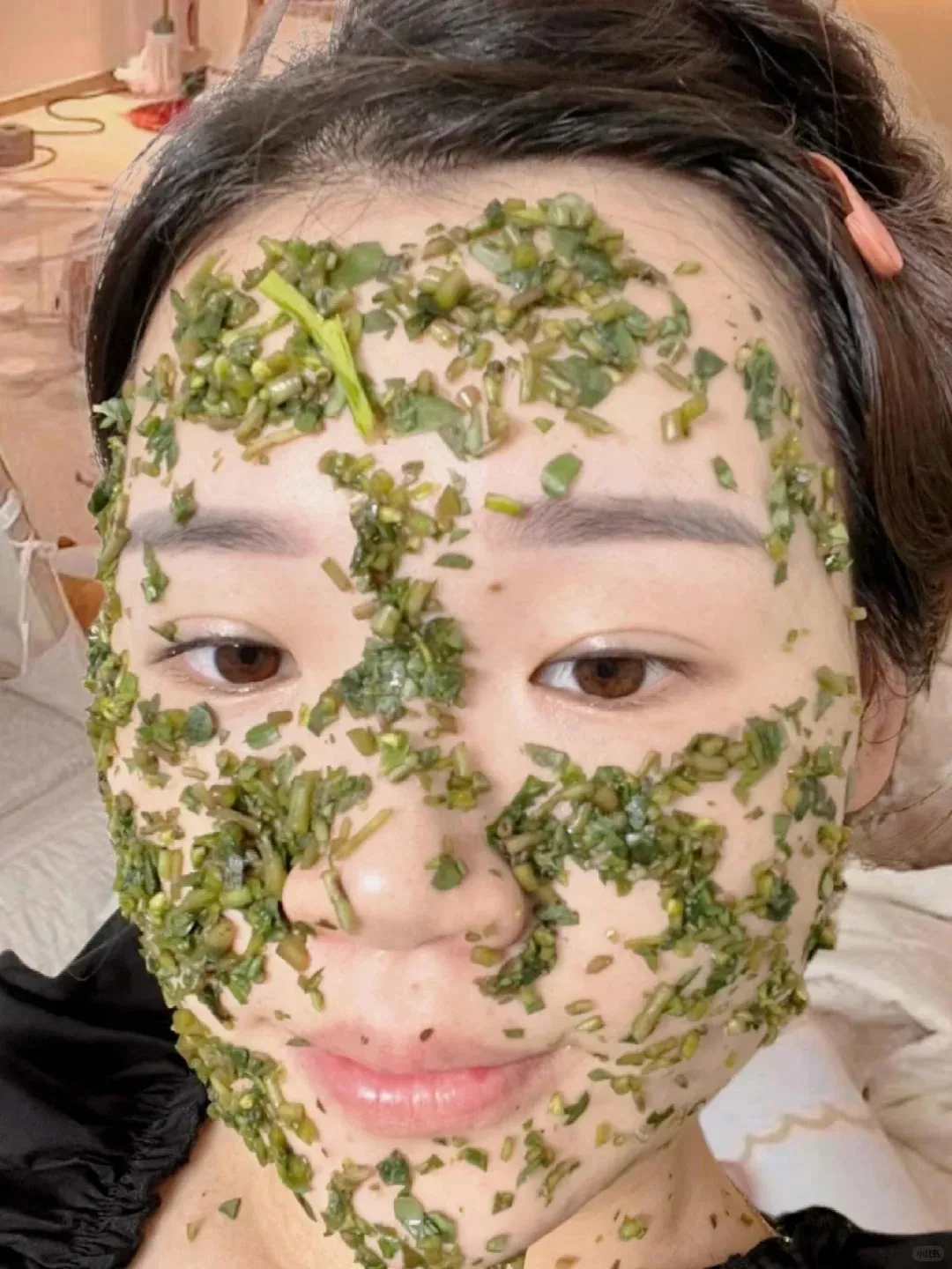 Đắp mặt nạ rau sam đúng cách giúp giảm sưng mụn nhanh chóng