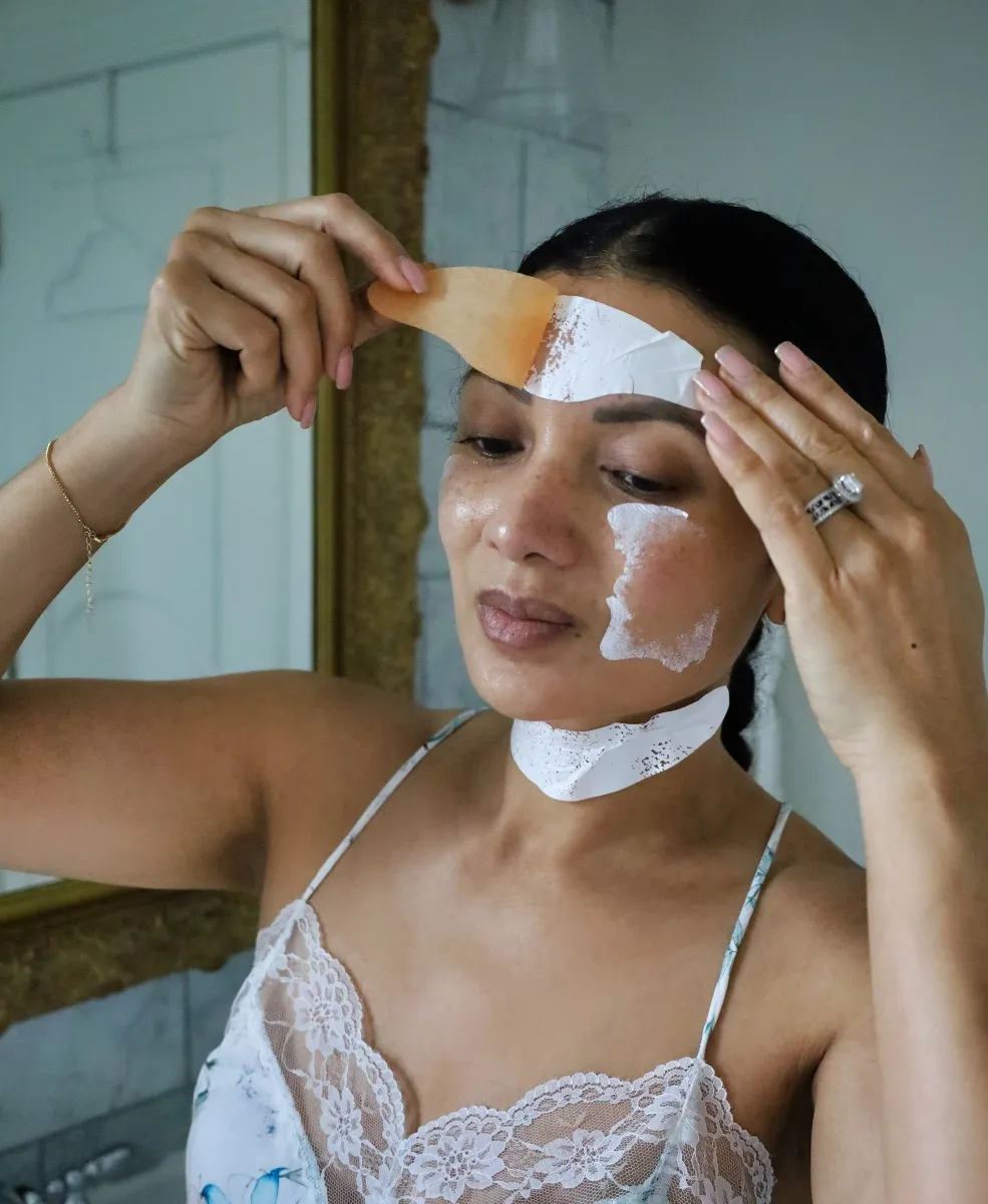 Trải nghiệm liệu trình mặt nạ bột dẻo chuyên nghiệp tại spa giúp làn da được phục hồi sâu