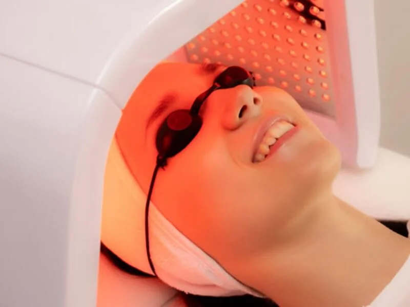 Công nghệ ánh sáng và nhiệt năng giúp dưỡng chất thẩm thấu sâu vào da mắt