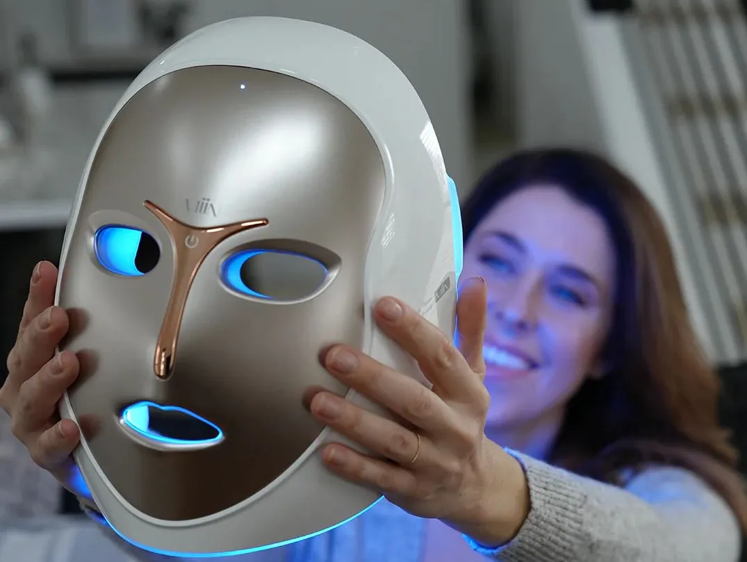 artemis-led-light-mask Mặt nạ LED là thiết bị biểu tượng khi Bắt Trend Skincare HighTech Làm Đẹp Công Nghệ