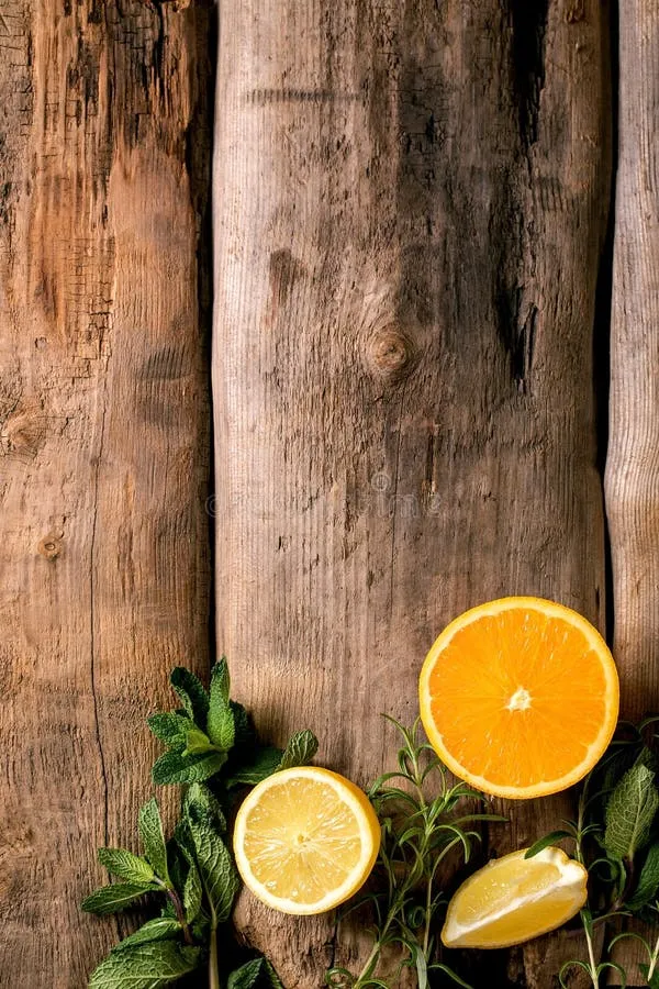fresh-organic-sliced-citrus-herbs-branches-citrus-herbs-variety-fresh-organic-sliced-lemon-orange-mint-rosemary-244179860 Nhóm hương cam chanh và thảo mộc mang lại nguồn năng lượng tươi mới
