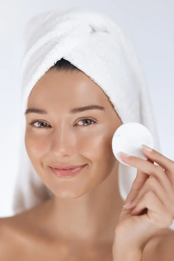 Vệ sinh da bằng nước muối sinh lý trong 24 giờ đầu để đảm bảo an toàn tuyệt đối