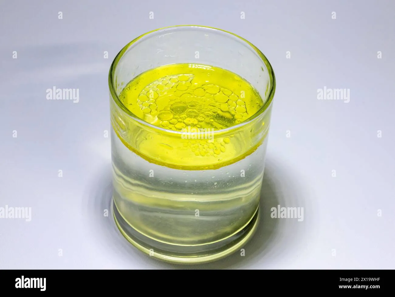 Sự phối trộn tinh tế giữa các nguyên liệu quý hiếm tạo nên chiều sâu cho mùi hương