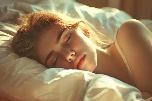 peaceful-woman-sleeping-morning-sunlight-with-glowing-skin-soft-focus-closeup_84176-36371 Giấc ngủ sâu là thời điểm vàng để cơ thể thực hiện quá trình tái tạo collagen tự nhiên