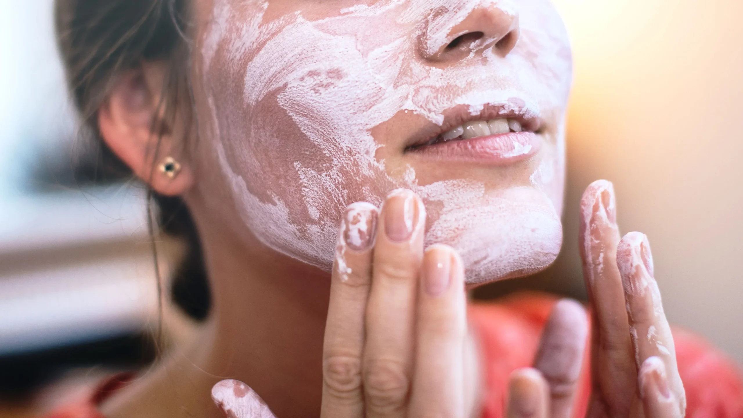 probiotic-skincare-scaled-1 Sử dụng men vi sinh đúng quy trình giúp làn da nhanh chóng phục hồi độ ẩm và sự mịn màng
