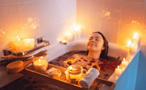 young-woman-enjoying-spiritual-aura-600nw-1905548434 Kết hợp thiền định vào chu trình skincare đêm là chìa khóa để sở hữu làn da khỏe mạnh và tinh thần minh mẫn